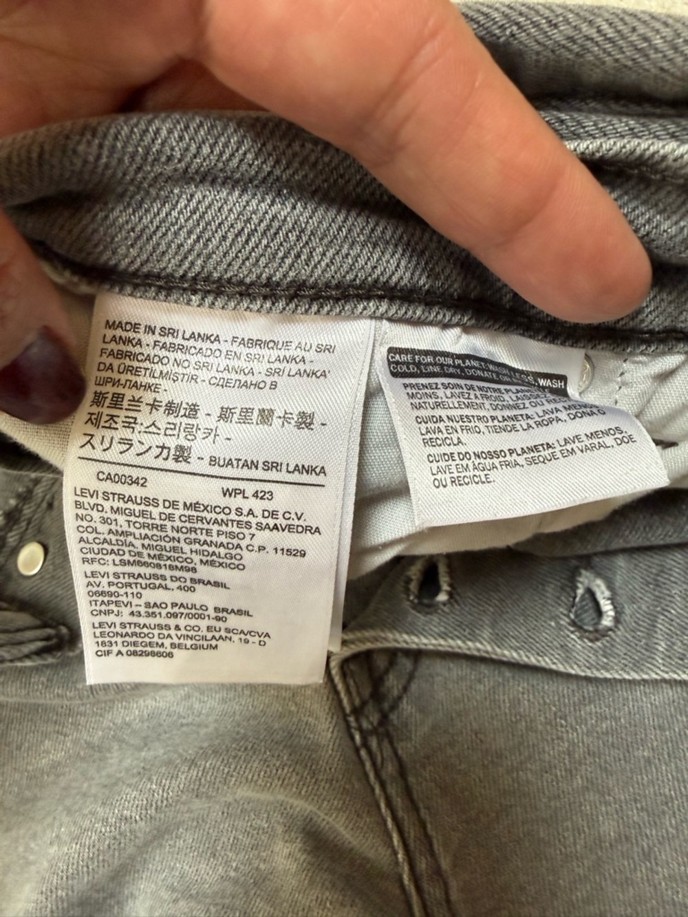 $98 Levi’s Ribcage Straight Leg Ankle Jeans Grey Size 16W - Picture 8 of 13
